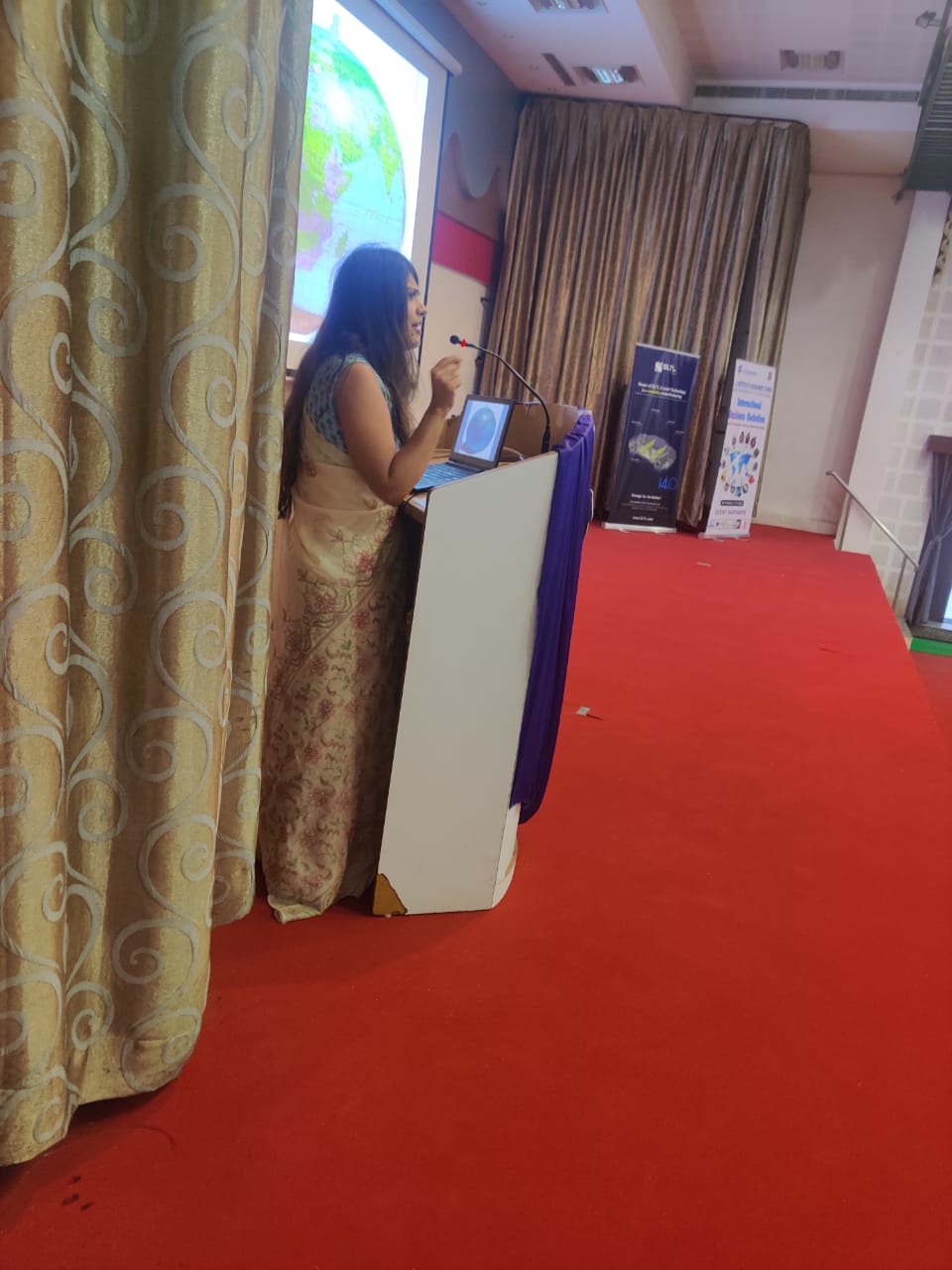  Dr. Bilva Desai, Founder - Mokshil and Professor of International Business subject guided students on Steps of Filling International Business Canvas 