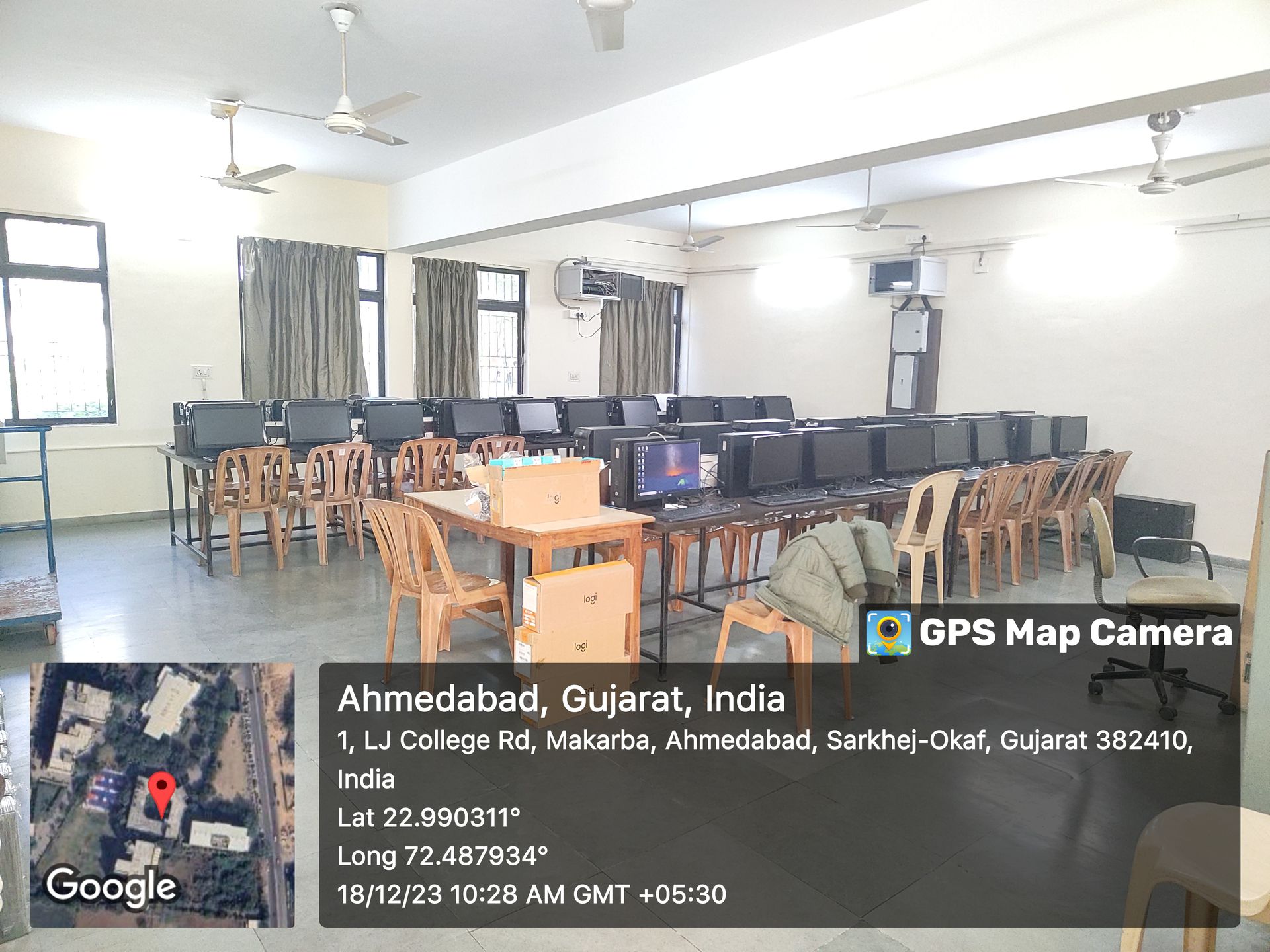 Computer Labs | Lok Jagruti Kendra University